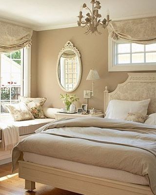 Ett sovrum i beige. #sovrum #bedroom #sängkläder #bedlinen #satin