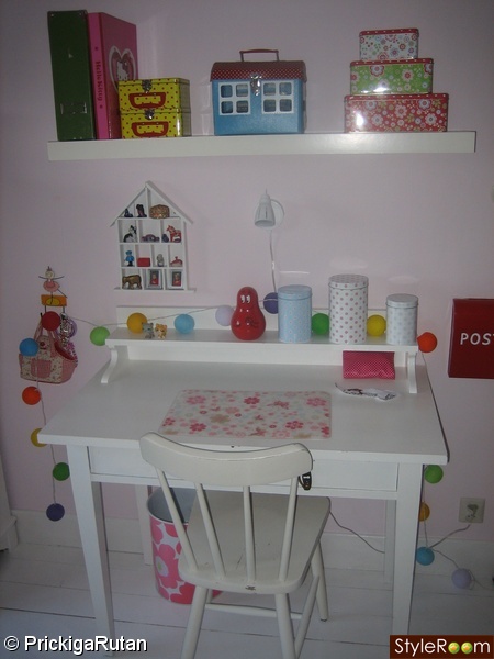 52 inspirerande bilder och idéer på barnrums möbler