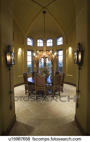 Ljuskrona, hänga, över, bord, in, palm källa, matsal Stockfoto