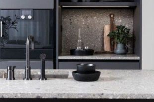 Gorgeous Black Kitchen Design Ideas You Have To Know 24 | Radhus i