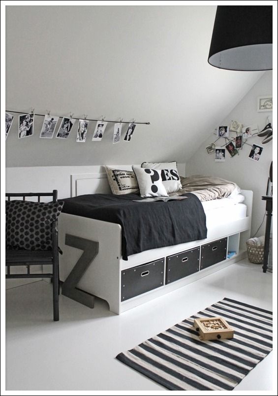 The bed and surroundings would be great for the office. | Kids room