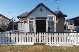Sandy Shores Detached Holiday Chalet - South Facing, Fenced, Decking