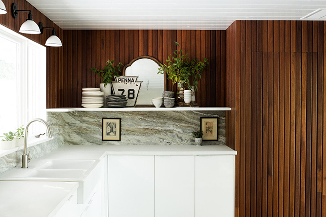 modernt kök vägg inredning träpaneler