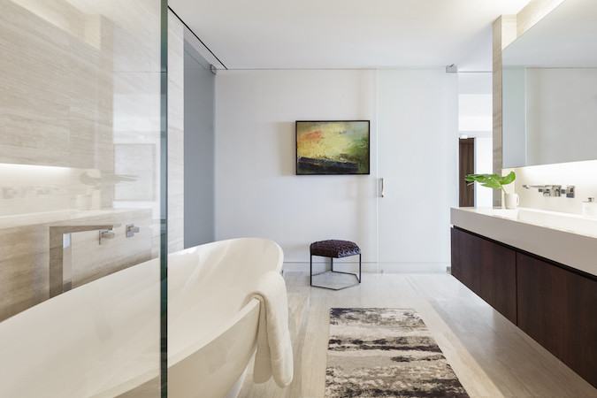 lyxig lägenhet master badrum