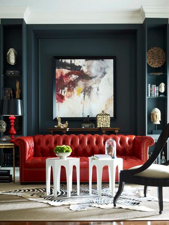 röd läder chesterfield soffa