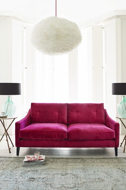 varm rosa soffa