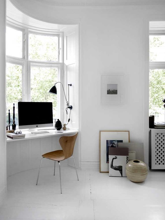 Minimal dansk design på hemmakontoret