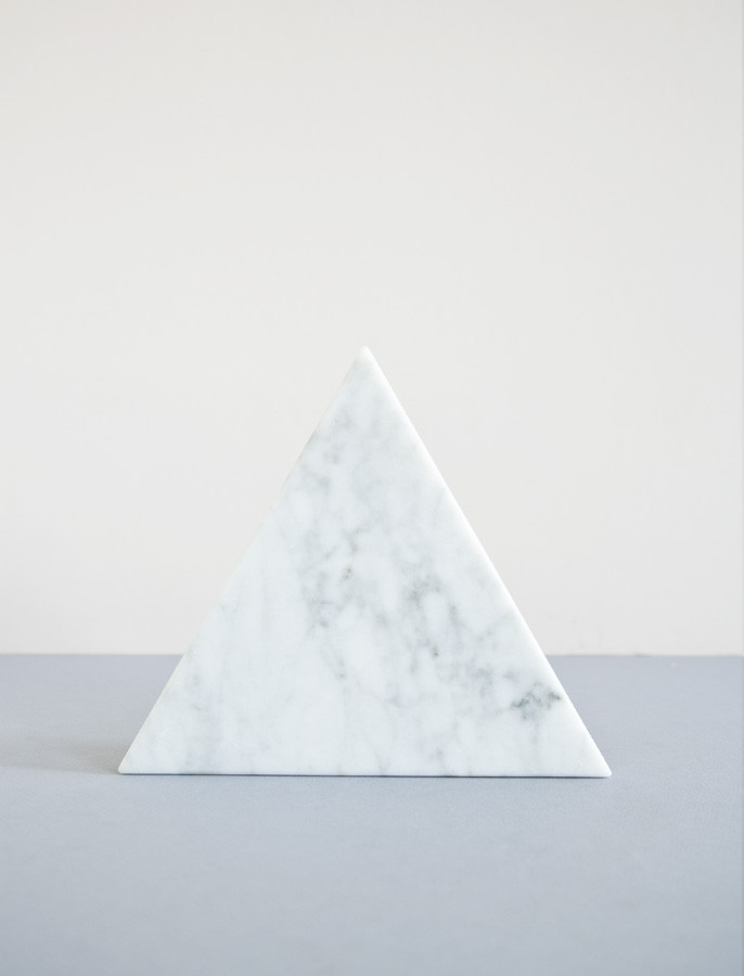 marmor triangel objekt